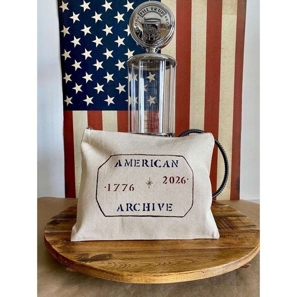 American Archive Leisure Pouch Canvas Travel Pouch